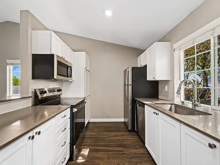 The Row Townhomes — Photo 19