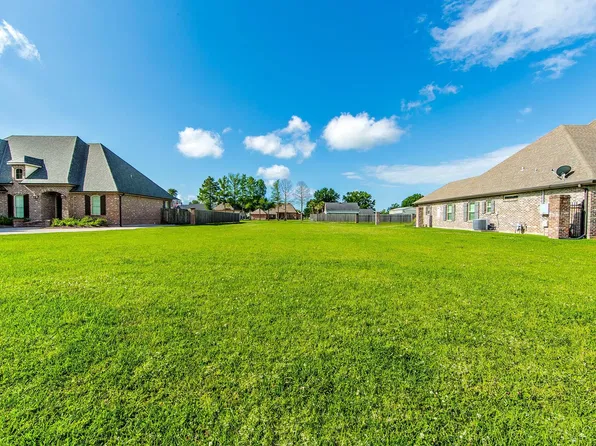 172 Godchaux Dr, Houma, LA 70360