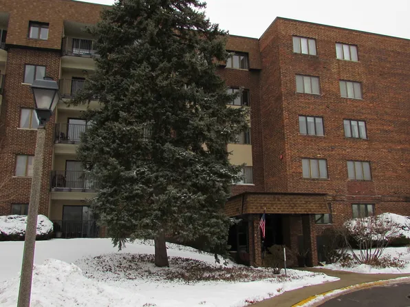 453 Raintree Dr Unit 3B, Glen Ellyn, IL 60137
