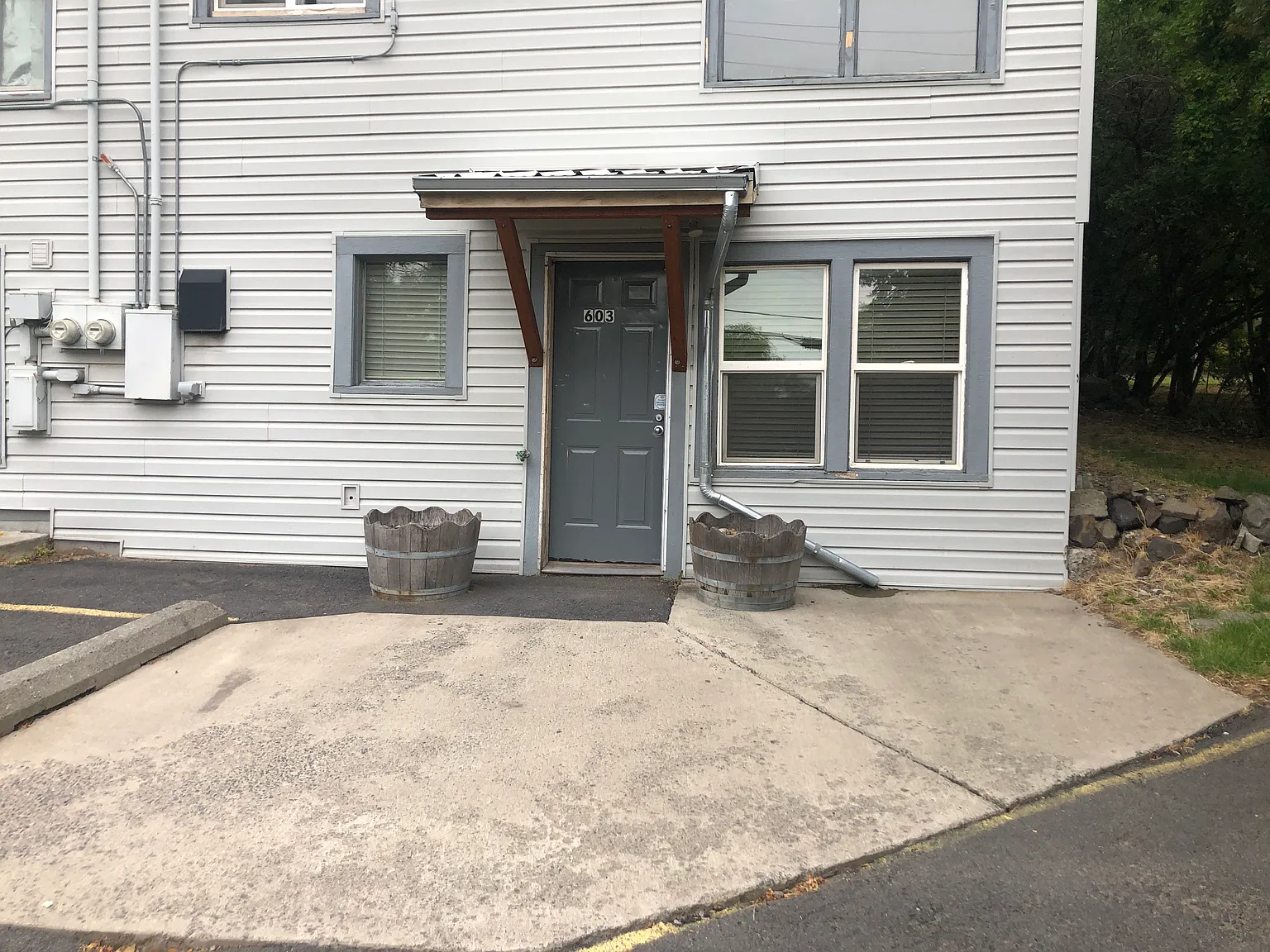 3 bed, 1000 sqft, $1,250 — Photo 2