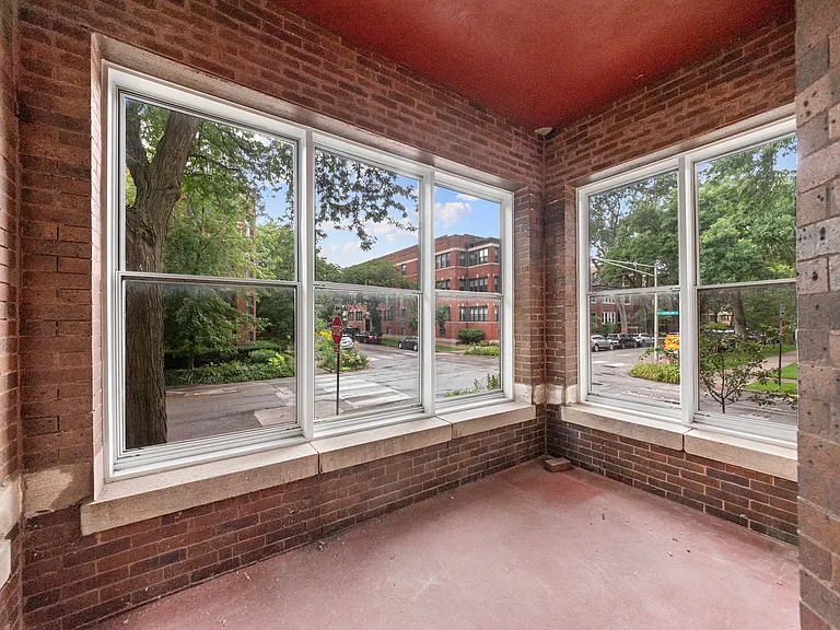 1353 W Catalpa Ave #1 — Photo 5