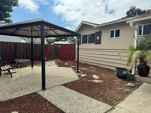 2nd image of 109 Edna Ct
