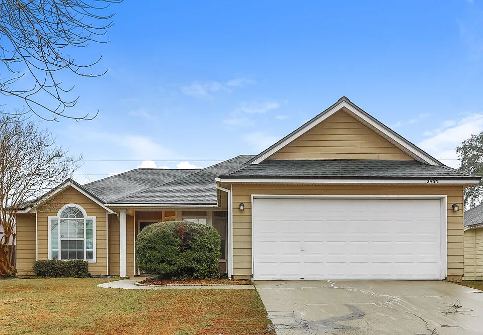 2955 Waters View Cir