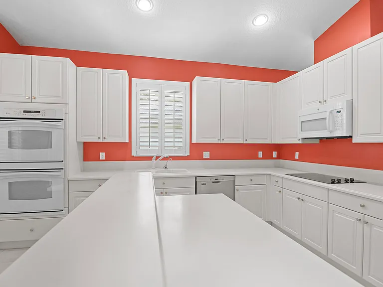 1196 SE Fleming Way — Photo 9