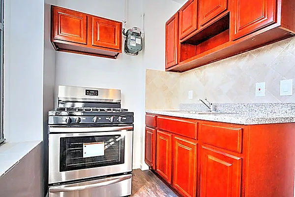 Rented by Metropolitan Realty | media 21