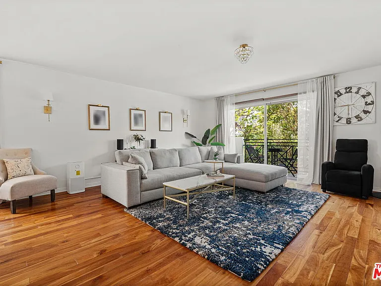 11907 Darlington Ave #101 — Photo 3