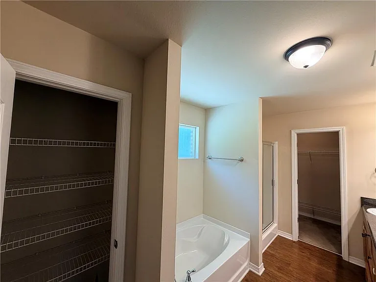 9646 Estate Dr — Photo 14