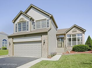 705 Genevieve Dr, South Elgin, IL 60177