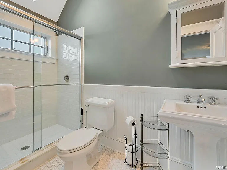 580 Lloyds Ln — Photo 27