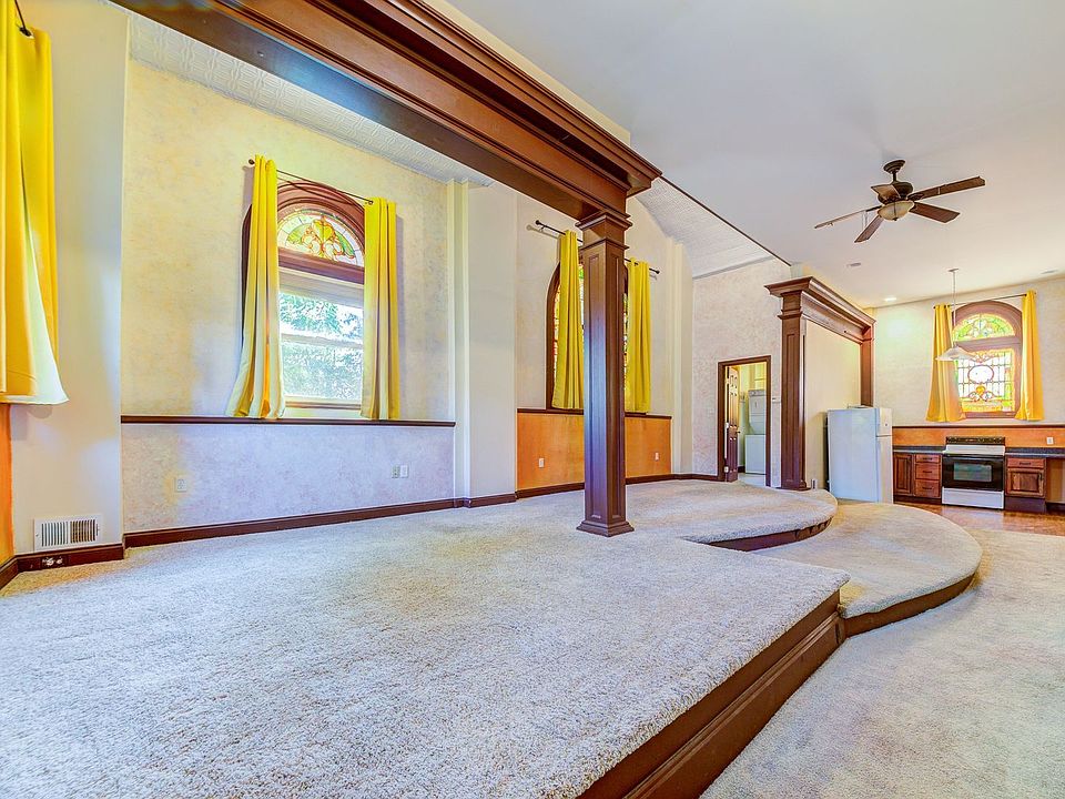 1st image of 2218 Arlington Ave #Top