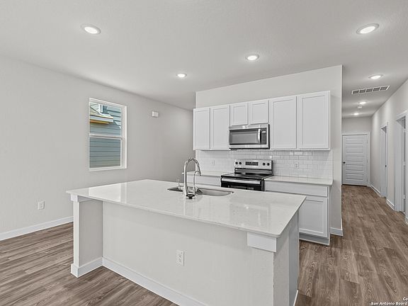 4th image of 14722 Emerio Drive