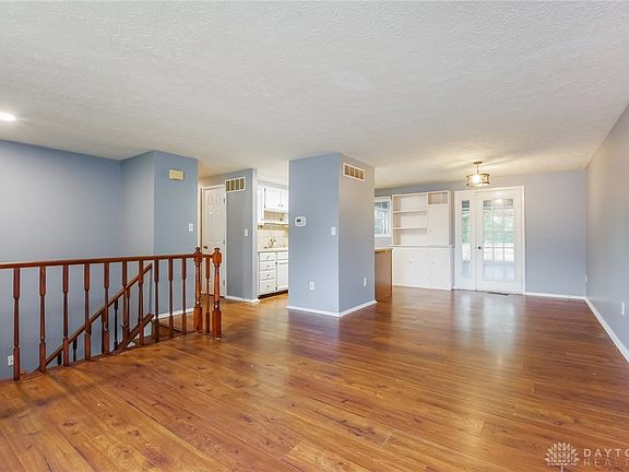 3rd image of 6955 Fallen Oaks Dr