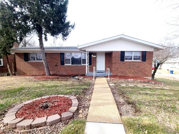 1361 N Florissant Rd, Saint Louis, MO 63135