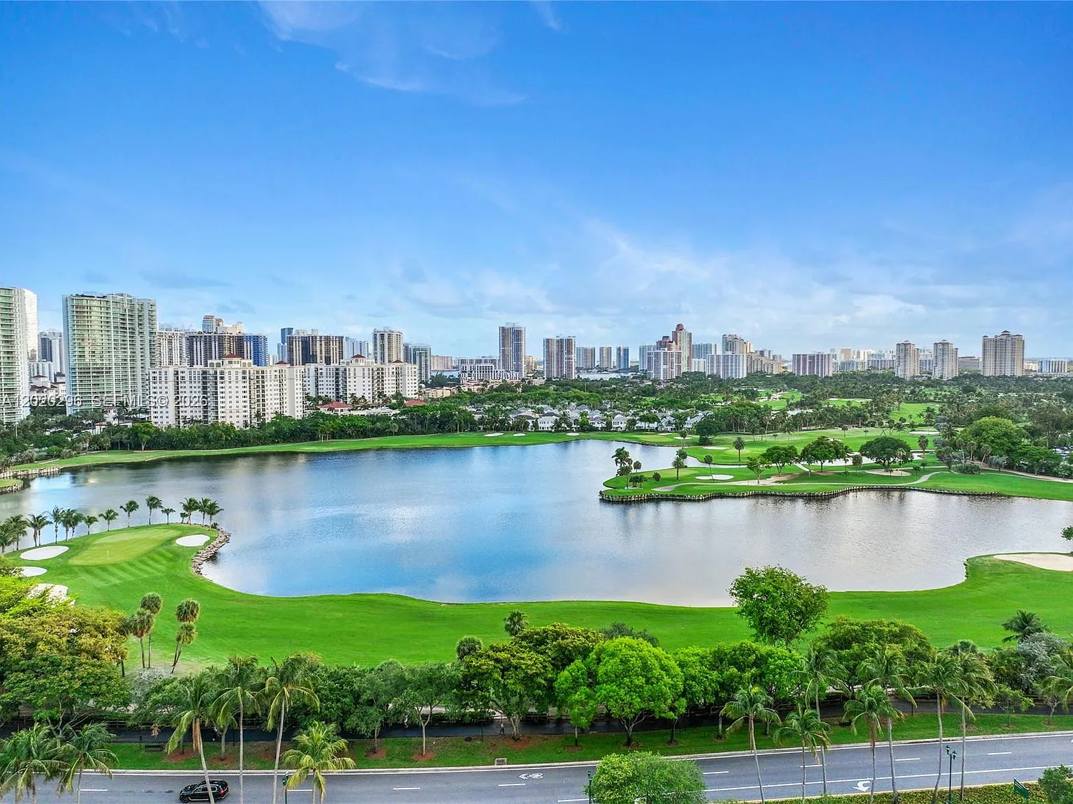 Aventura Eldorado Condo — Photo 1