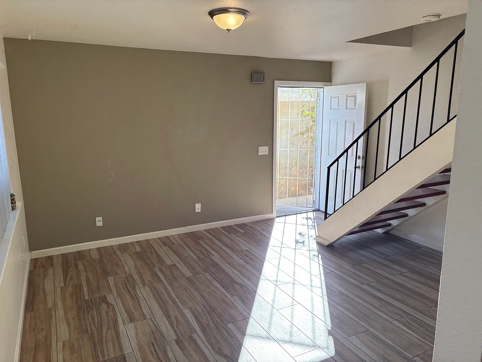2 bed, 1.5 bath, 900 sqft, $2,195 — Photo 4