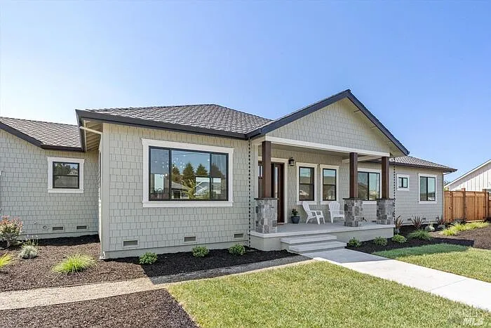 4563 Brighton Dr — Photo 2