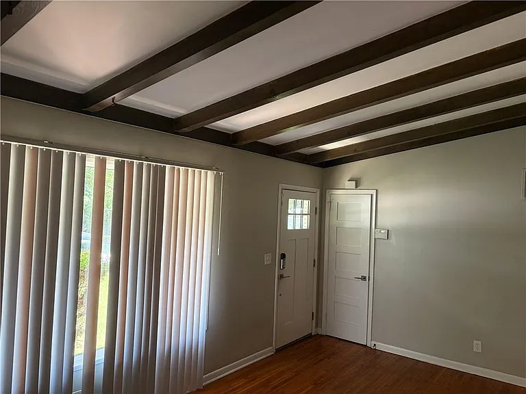1847 Dorsey Ave — Photo 6
