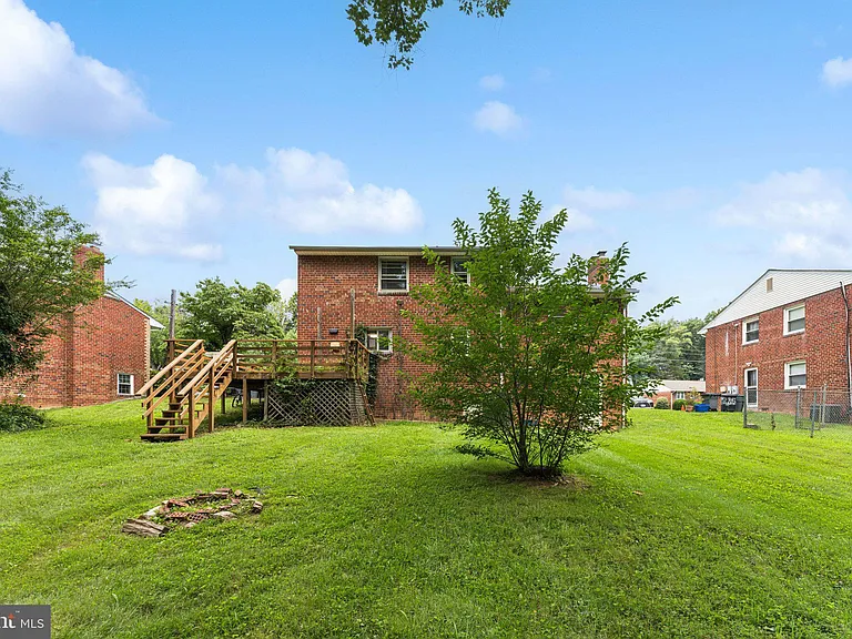 10307 Beaumont St — Photo 25