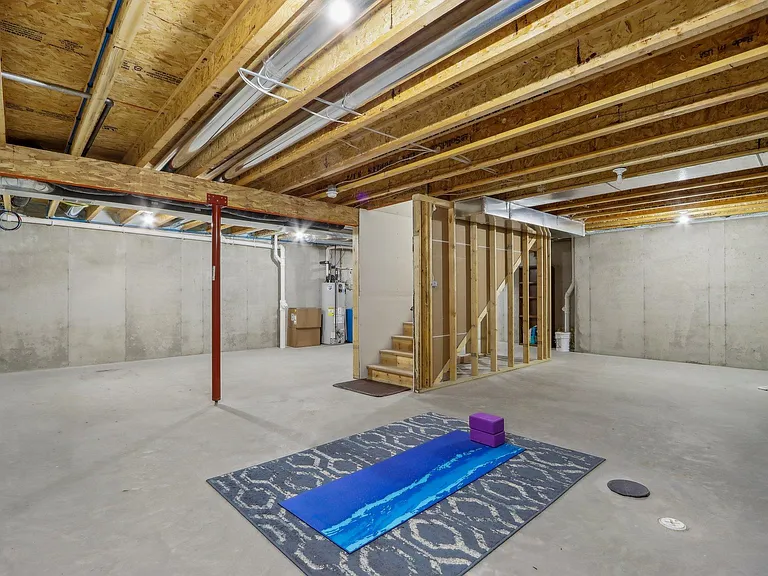 1835 Summerfield Way — Photo 35