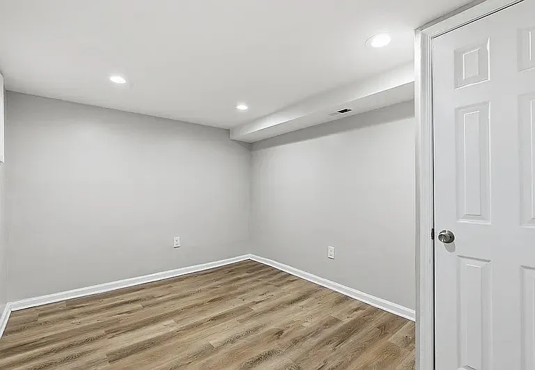 2429 Barclay St #1 — Photo 10