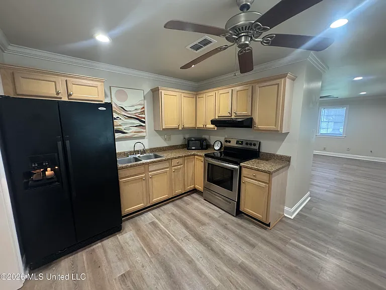 416 Jeff Davis Ave — Photo 12
