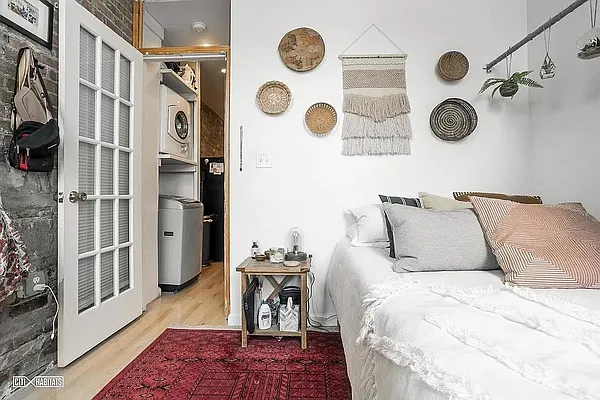 Rented by Douglas Elliman | media 14