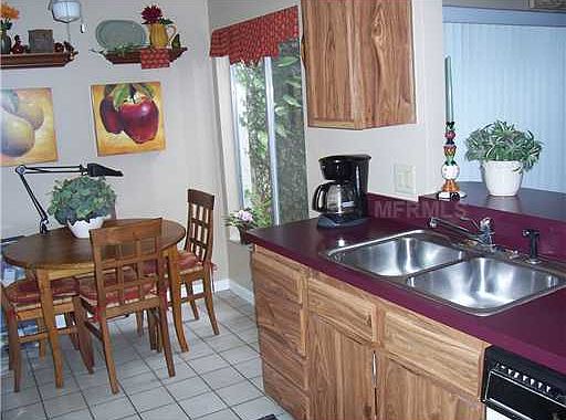 5th image of 172 Balfour Dr