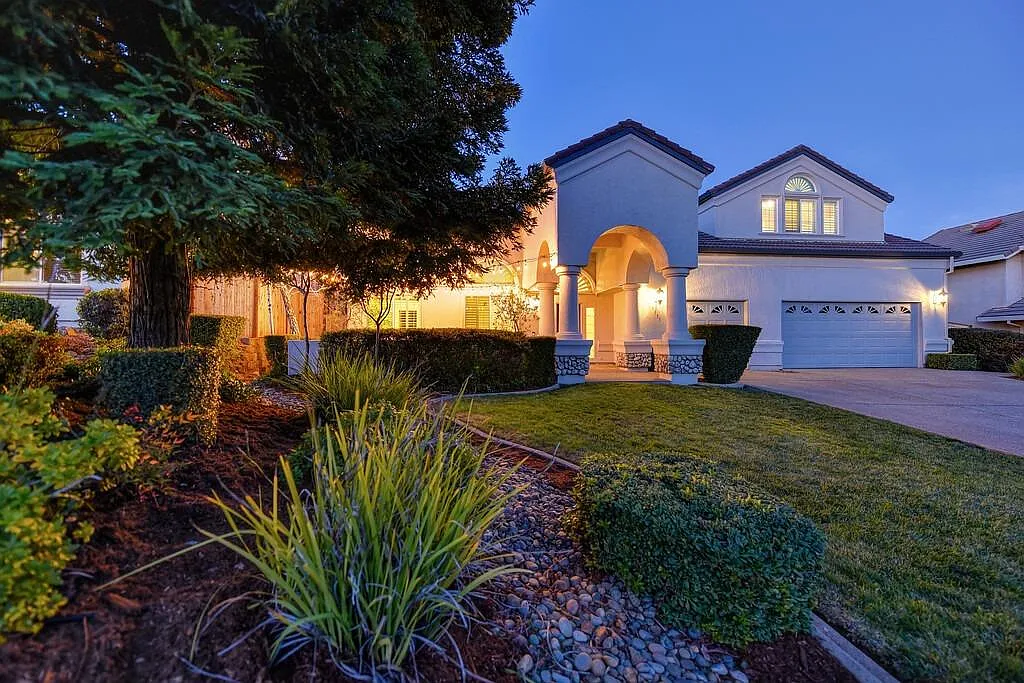 1111 Crestline Cir photo 1