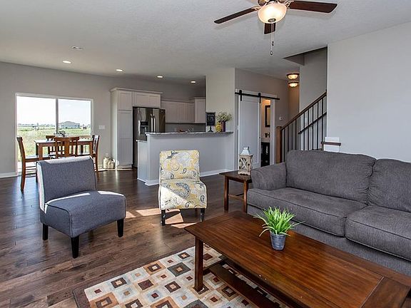 5th image of 425 W Centennial Dr
