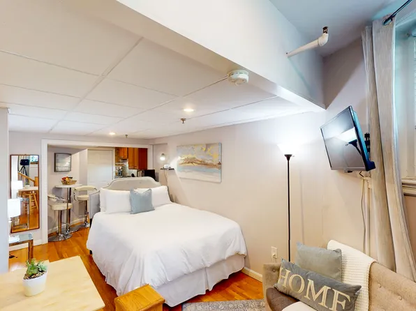 1029 Beacon St #1A, Brookline, MA 02446