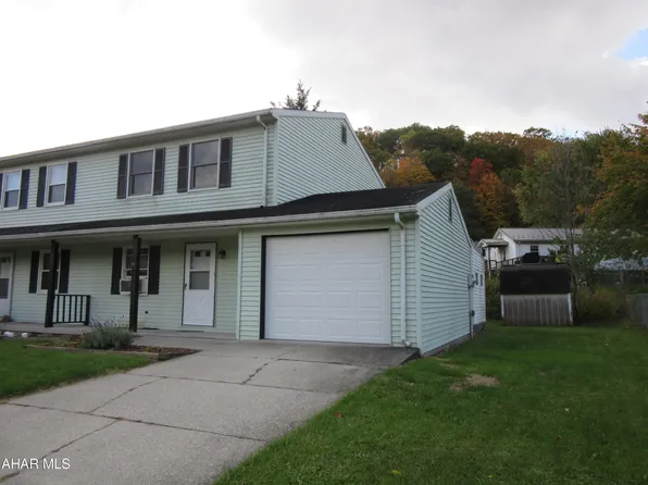 1217 Creekside Dr, Altoona, PA 16601