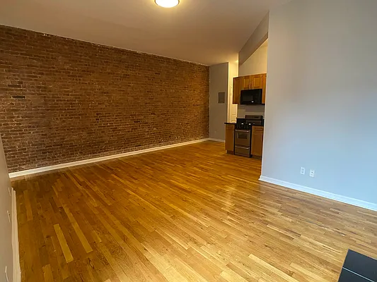 Rented by Tourma Realty LLC | media 31