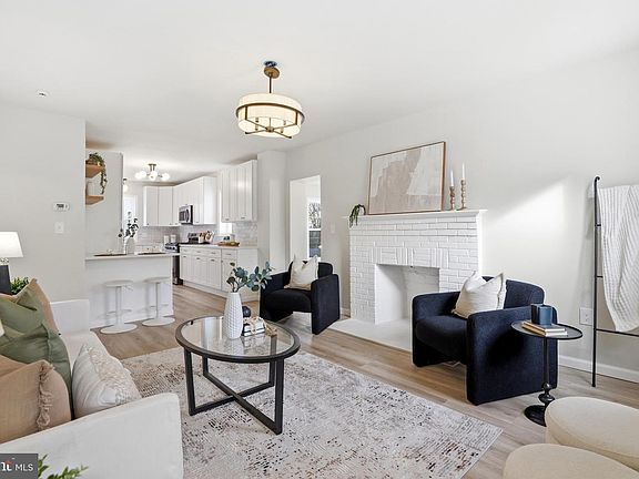 3rd image of 8901 Glenville Rd