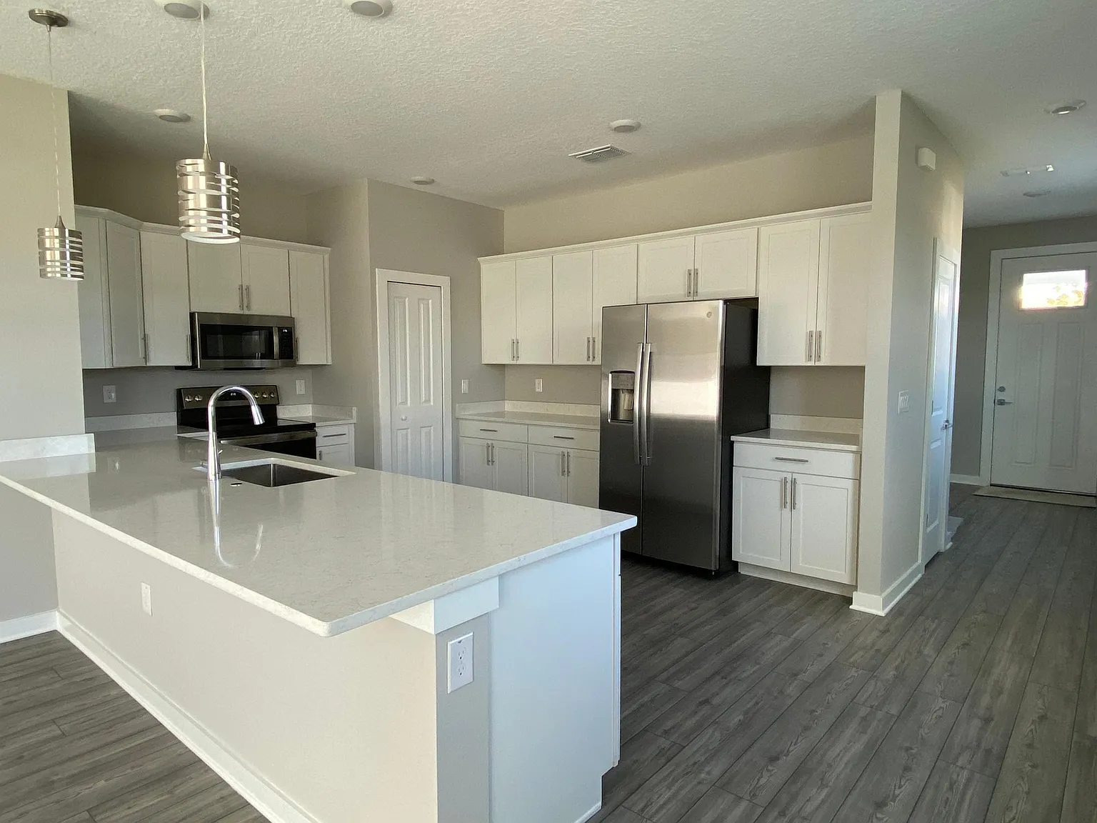 3802 W Mango Ave — Photo 4