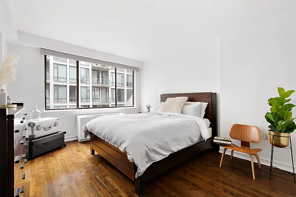 Sold by Compass | media 7