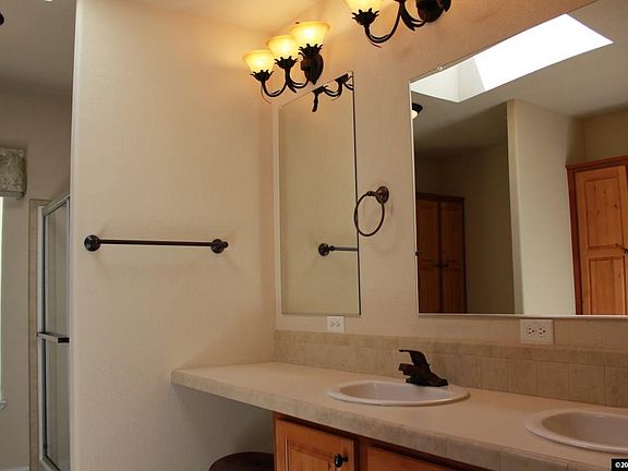 5th image of 20 Pebble Beach Dr
