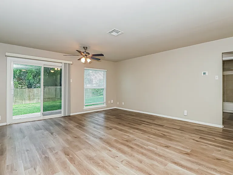 10614 Cherry Laurel — Photo 4