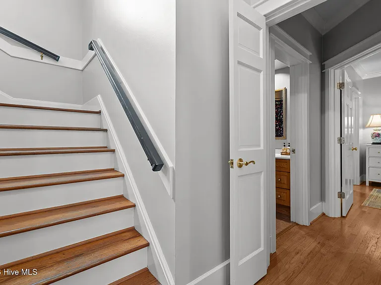 2050 Midland Rd — Photo 31