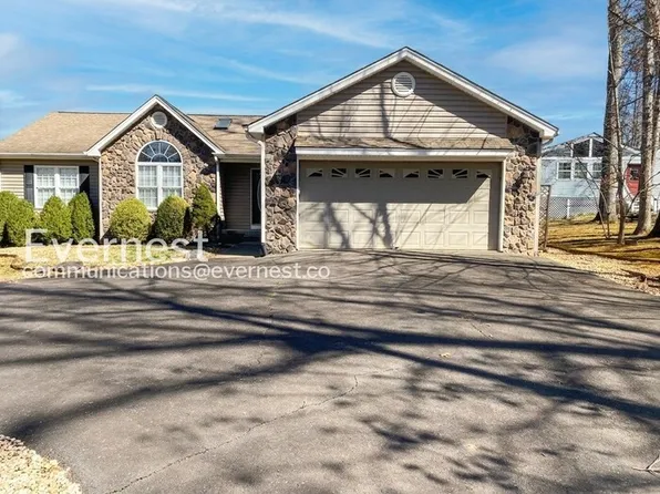 103 Winchester Ln, Locust Grove, VA 22508