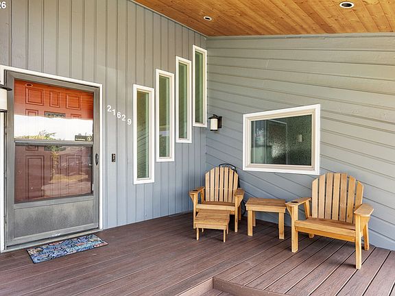 5th image of 21629 NE Lachenview Ln