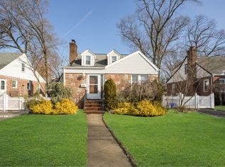 101 E Dover St, Valley Stream, NY 11580