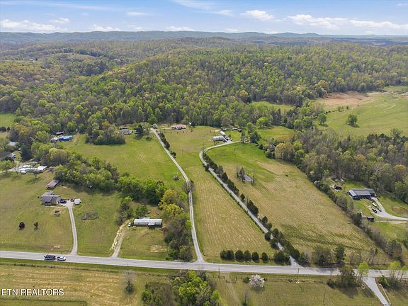 2nd image of 2777 River Rd