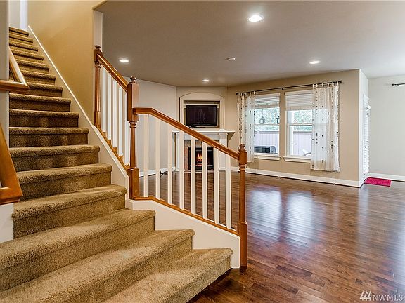 5th image of 4407 Freemont St NE