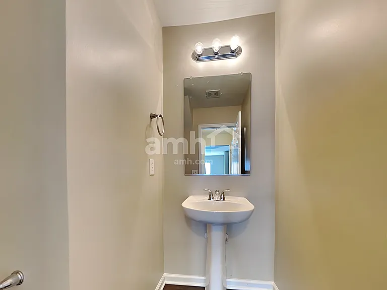 126 Avalon Rd — Photo 8