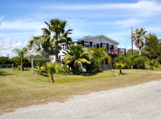 2103 S Mathis St, Rockport, TX 78382