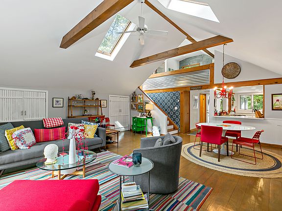 BillP-10 High Rd[Garage Apt] 04.JPG