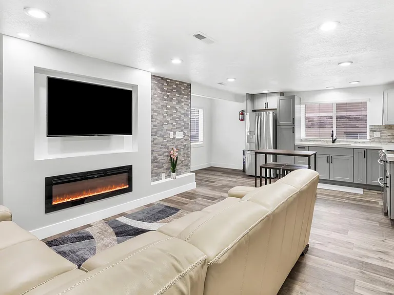 1622 N 3950 W — Photo 3