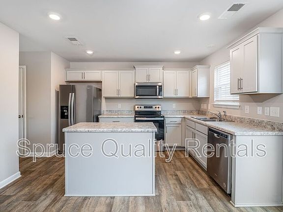 3rd image of 117 Saddlehorse Ln