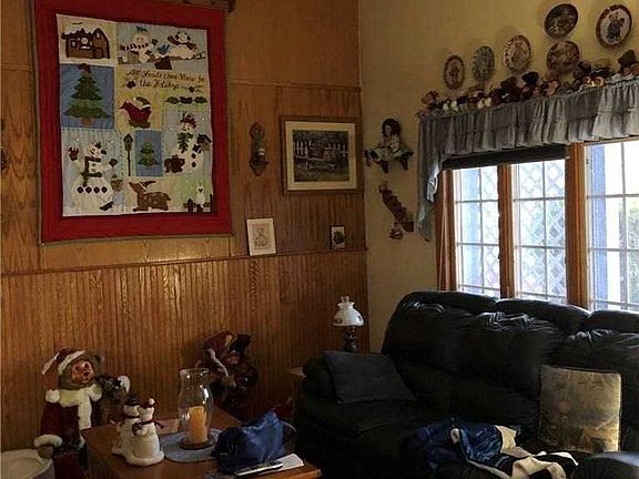 2nd image of 44 Blackpine Dr