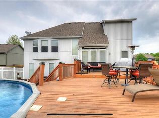 902 SW Montana Ridge Dr, Grain Valley, MO 64029